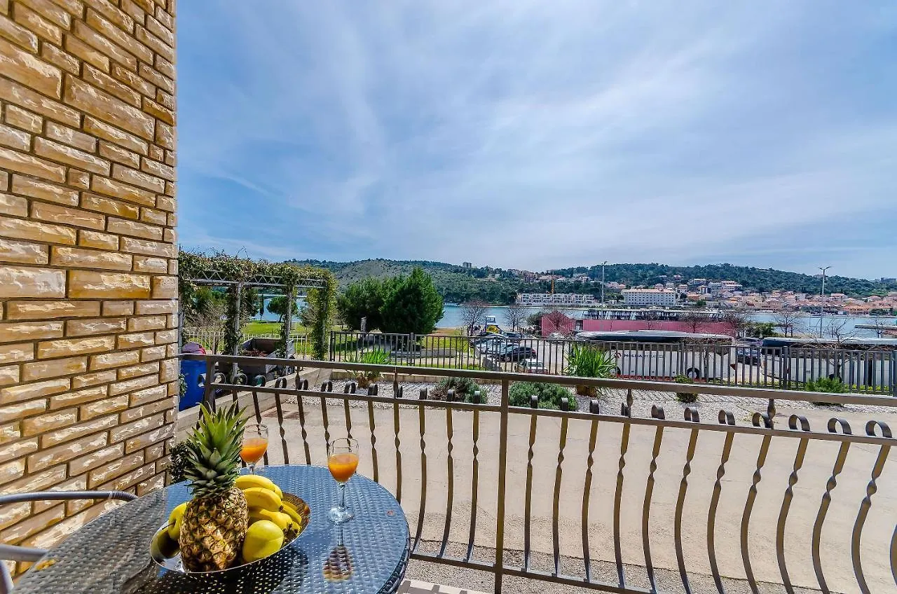 Apartments Marin Two Trogir 0*,