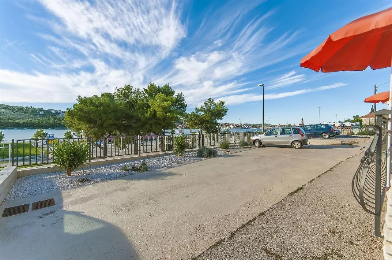 Apartments Marin Two 特罗吉尔 克罗地亚